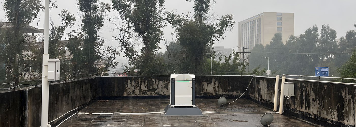 國網(wǎng)江西：提升精益化運檢水平
無人機巡檢變革傳統(tǒng)設(shè)備運維模式
